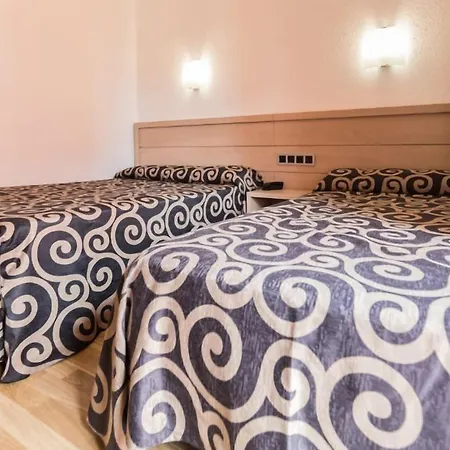 فندق Tossa Center 4*